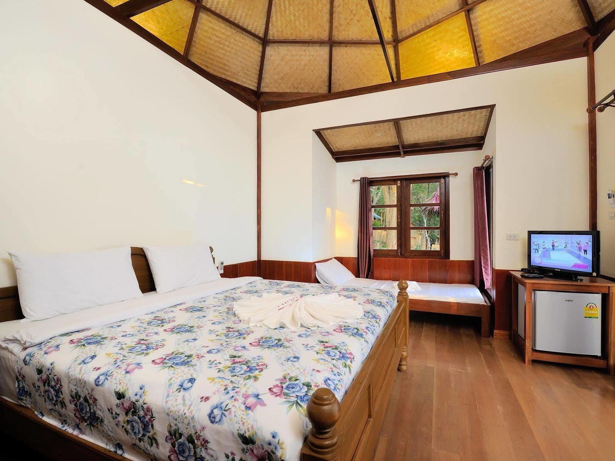 Sunwaree Phi Phi Resort Kültér fotó